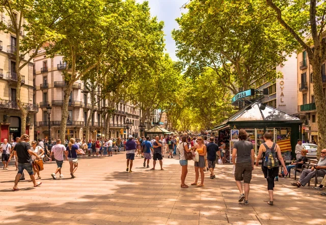 How to Experience Barcelona in a Few Hours Without Missing Its Essence