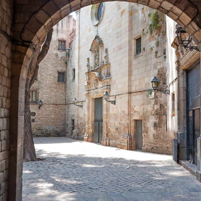 Streets-That-Tell-Stories-Discover-the-Gothic-Quarter-from-Within
