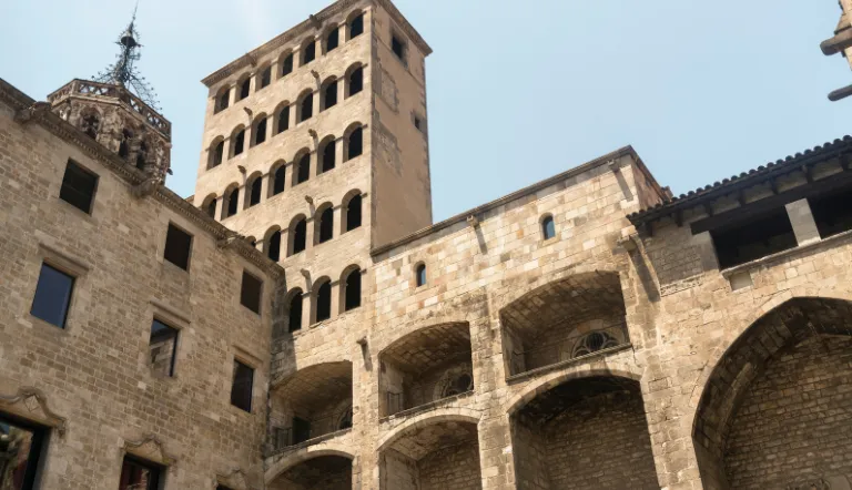 2,000 Years of History on a Walk Through Barcelona’s Gothic Quarter-convertido-de-png